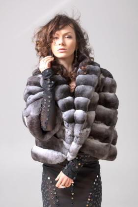 Kožušinová vesta zo striebornej líšky